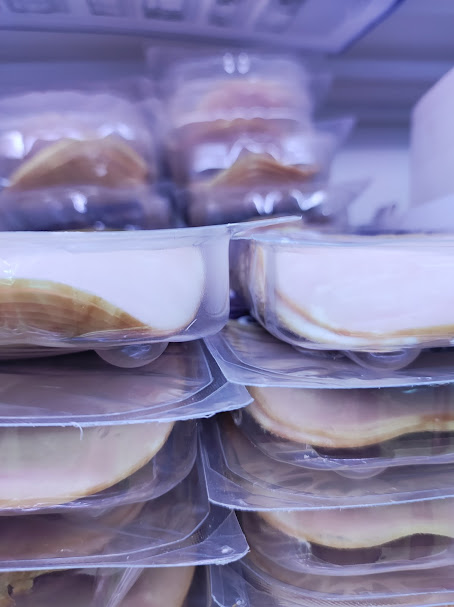 Многослойная пленка контактирующие с пищевыми продуктами опасные ингредиенты не превышают допустимые нормы миграции и продукт безопасен для потребителя материалы и изготавливаются как требует Регламент 1935/2004 тестирование оценка соответствия
