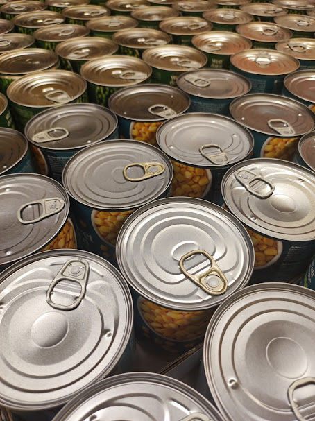 упаковка или резина конвейерной ленты, которые контактируют с пищевыми продуктами, должны соответствовать требованиям законодательства. Все необходимые этапы производства и сбыта продуктов питания охватываются скоординированной системой безопасности пищевых продуктов установлены правила надлежащей производственной практики. Об этом же говорится и в Регламенте GMP применяется ко всем секторам и этапам производства продукции