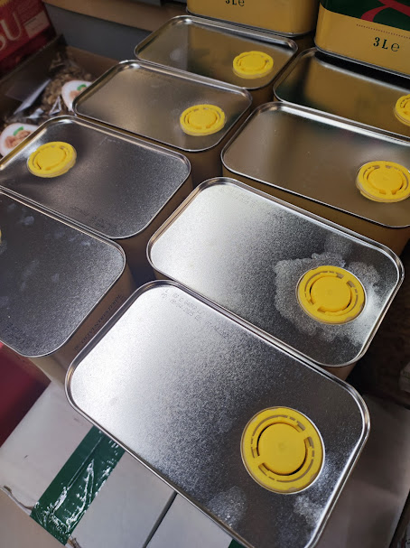 Iepakojuma atbilstība. Noteikto iepakojuma standartu neievērošana var izraisīt dažādas sankcijas, no kurām visbiežāk ir naudas sodi. Produktu atsaukšana un piegādes ķēdes traucējumi. Regula 1935/2004 10/2011.
