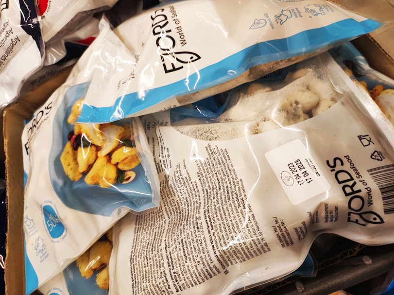 Daudzslāņu plēve saskarē ar pārtikas produktiem. Regula 10/2011 par plastmasas materiālu izstrādājumu ražošanu un tirdzniecību Eiropas Savienības teritorijā. Veicam daudzslāņu plastmasas iepakojuma testēšanu. Iepakojuma materiāli.